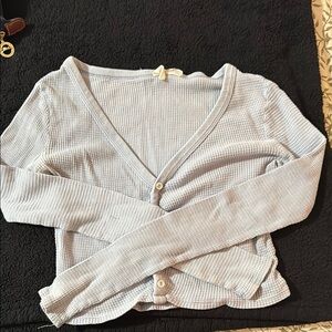 Sky and Sparrow Gray Ribbed Buttoned Crop Top